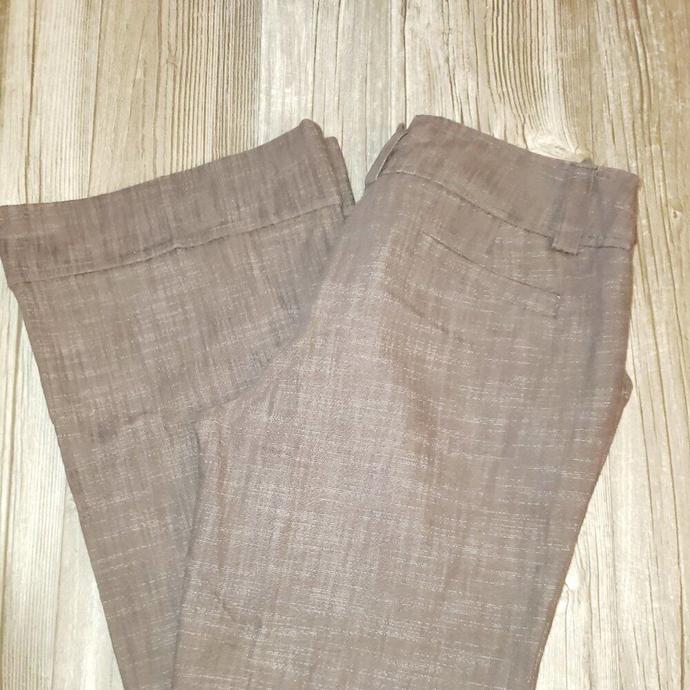 Get Flirty with this brown dressy pant 🧒 👦 👧 🧑